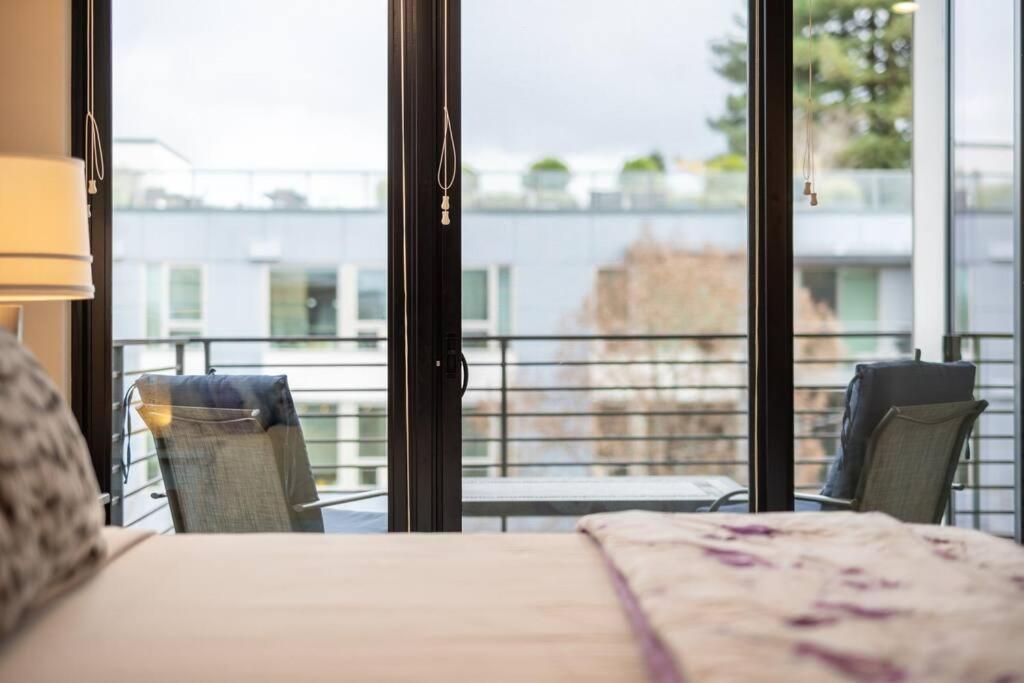 West Seattle'S Modern Townhome Экстерьер фото