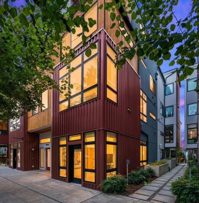 West Seattle'S Modern Townhome Экстерьер фото